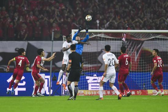  科隆主场爆冷击败门兴，终结对手七连胜  