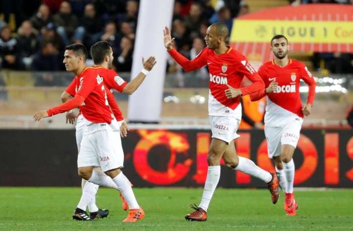  昂热铁卫门线救险保住宝贵平局积分  